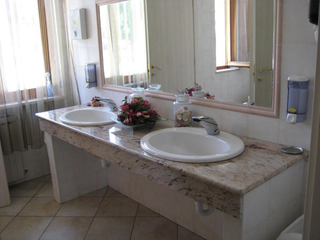 Hotel Il Giardino Dogliani Ruang foto